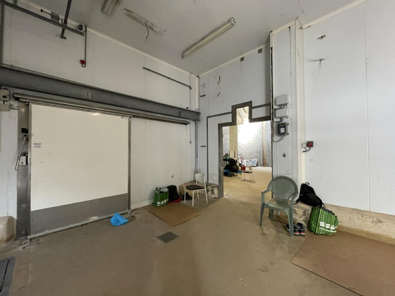 Local d'activité Montigny-le-Bretonneux 400m² Location local d'activité Montigny-le-Bretonneux Yvelines OLACT2423971 2